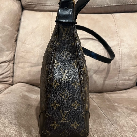 Authentic LV Boulogne purse - Picture 4 of 16